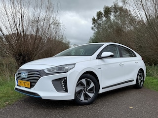 Hyundai Ioniq 1.6 GDi First Edition Automaat | 1e Eigenaar | Schuif-/kanteldak | Leder| Apple CarPlay/Android Auto | Key-Less |