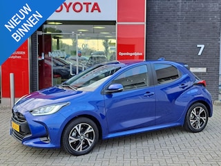 Toyota Yaris 1.5 Hybrid 115 First Edition 4-SEIZOENSBANDEN LED VERLICHTING PRIVACY GLASS APPLE & ANDROID LENDESTEUNEN