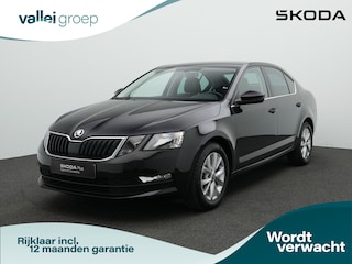 Skoda Octavia 1.0 TSI 115 pk Ambition Business Plus | Navigatie | Stoelverwarming | Parkeersensoren achter | Leder/stof