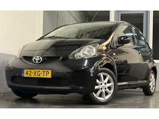 Toyota Aygo 1.0-12V +|NAP|APK03-26|142DKM|LMV|3eEig|CentrDeurvgd|ElekRamen