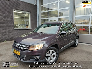 Volkswagen Tiguan 1.4 TSI Sport&Style | Trekhaak | Navi | Cruise | Sensoren + Camera Achter | Onderhoud bekend | Carplay mogelijk
