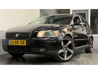 Volvo V50 2.4 Momentum|NAP|APK04-26|NweDBriem|Leder|Airco|Trekhaak