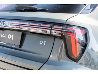 Volvo EX40 Single Motor Extended Range Core Business 82 kWh | Adaptieve cruise control | Harman Kardon Audio | Parkeersensoren voor + achter | Parkeercamera | 19" velgen | Stoelverwarming voorzijde | Stuurwielverwarming | Warmtepomp |
