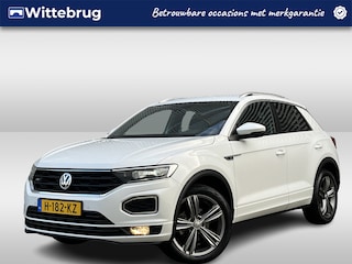 Volkswagen T-Roc 1.5 TSI Sport / Digitaal dashboard / Navigatie / 2x R-line / Afneembare trekhaak / Parkeersensoren V+A /