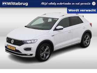 Volkswagen T-Roc 1.5 TSI Sport / Digitaal dashboard / Navigatie / 2x R-line / Afneembare trekhaak / Parkeersensoren V+A /