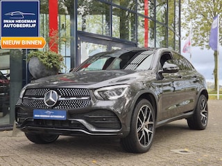 Mercedes-Benz GLC AMG 300e 4MATIC | Schuif / kanteldak | Wegkl. Trekhaak | Navigatie | Parkeersensoren + Camera | Cruise Control | 20inch