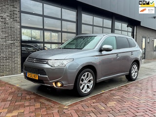 Mitsubishi Outlander 2.0 PHEV Instyle | Pano | Leer | Trekhaak | navi | Clima | Cruise |