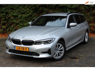 BMW 3-serie Touring 320d High Executive 190PK | Navigatie | Adaptive Cruise Control | Elektrische Trekhaak | Climate Control