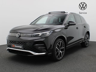 Volkswagen Tiguan 1.5 eHybrid R-Line Edition 272PK DSG Pano-Schuifdak, ErgoActive Bestuurdersstoel, Led Plus, Achteruitrijcamera, Easy Open, Navi, Keyless, Side Assist, Alarm, 20" LM Velgen
