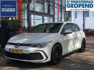 Volkswagen Golf 1.4 eHybrid GTE | Digitaal Dashboard | Leer | Stoel + Stuurverwarming + Stoelkoeling| Navigatie | Climate Control | Parkeersensoren