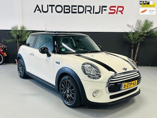 Mini Cooper 1.5 Business Panoramadak! Navigatie! Aux! Usb!