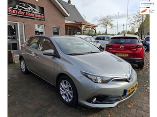 Toyota Auris 1.2T Aspiration. 91DZ KILOMETER! Facelift uitvoering. Navi, camera, bluetooth, etc. Prijs incl beurt en garantie.