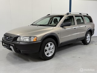 Volvo XC70 2.5 T Momentum LEER / YOUNGTIMER