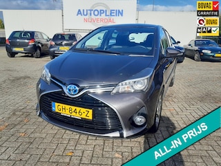 Toyota Yaris 1.5 Hybrid Lease supernette maar ook luxe in Nederland nieuw geleverde auto.