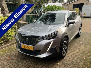 Peugeot 2008 1.2 Allure Pack. Camera, Clima, Cruise, Half Leer, 17"LM Velgen