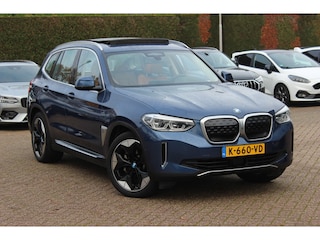 BMW iX3 Executive 80 kWh / Panoramadak / Camera / Head-up / 20'' / Leder / Harman Kardon / Navigatie / Memory seats / Dodehoek / DAB / Stoelverwarming / Cruise Control Adaptief