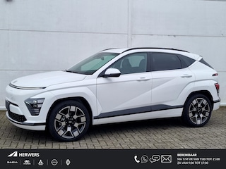 Hyundai Kona Comfort Smart 65.4 kWh / € 6.000,- Voordeel Op Nieuwprijs / Rijklaarprijs / Direct Leverbaar / BCA (Blind-spot Collission Assist) / 19" Lichtmetalen Velgen