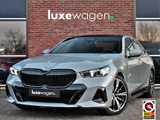 BMW 530e M-Sport Pano ACC 360 H/K Stoel-vent Brooklyngrau