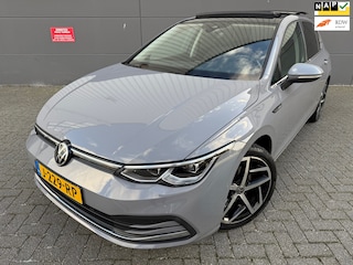 Volkswagen Golf 1.5 eTSI Style*STOEL -STUUR VERWARMING*CAMERA*TERKHAAK*Stoelmassage *LED VERLICHTING*OPEN DAK*FUUL OPTIE