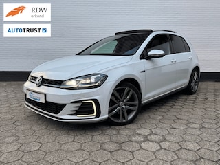 Volkswagen Golf GTE PANODAK l VIRTUAL l TREKHAAK l LEDER l BOMVOL!