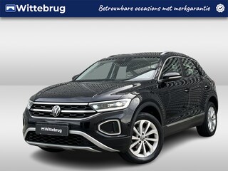 Volkswagen T-Roc 1.5 TSI 150PK DSG Style / Digital Cockpit Pro / Panoramadak  / Park Assist / Dodehoeksensor / App Connect  / Stoelverwarming