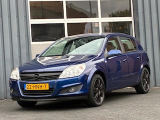 Opel Astra 1.8 Cosmo Automaat Leder Airco Navi Cruise