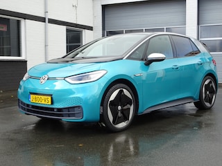 Volkswagen ID.3 First Max 58 kWh Automatische airco, panorama dak, trekhaak, achteruitrijcamera, massage stoelen, velgen 20 inch, head up display, enz.