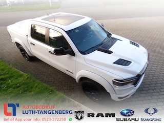 Dodge Ram 1500 5.7 V8 4x4 Crew Cab Laramie Night Edition -Fully Loaded-