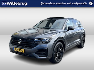 Volkswagen Touareg 3.0 TSi 4MOTION R / AUTOMAAT/ PANO/ 2X R-LINE/ 462PK/ LUCHTVERING/ LEER/ HEAD-UP DISPLAY/ ADAPT. CRUISE/ MATRIX/ RIJ-MODI/ NAVI/ PARK. SENSOREN + CAMERA/ STOEL-STUUR V ERWARM./ 4-ZONE CLIMA