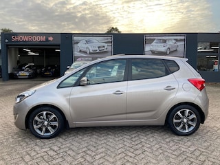 Hyundai ix20 1.4i Premium - 1e Eigenaar 22.297 Kilometer dealer onderhouden - Airco ecc - Cruise - Elekt. Panoramadak - Trekhaak