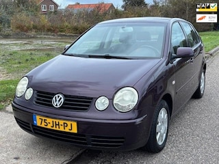 Volkswagen Polo 1.4-16V Highline 5-Drs Airco Electric pakket LMV 14" ABS Sportstoelen EBD Cruisecontrol Dealerpnderhoud Nieuwe Apk