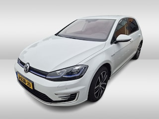 Volkswagen Golf E-DITION / CarPlay / Virtual Cockpit / Warmtepomp / 17'' / Parkeerhulp V+A / Stoelverwarming / DAB / ACC