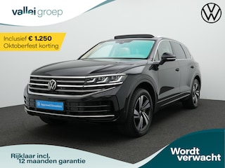 Volkswagen Touareg 3.0 TSi 381 pk tiptronic eHybrid 4MOTION Elegance | Panoramadak | Trekhaak | Nachtzicht | Geheugen-/massagestoelen | Leder | Stoelventilatie