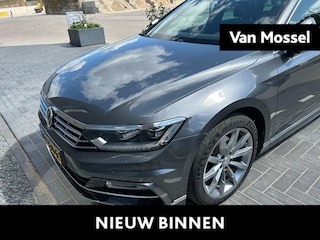 Volkswagen Passat Variant 1.4 TSI Highline Business R | Applecarplay | Adoptieve cruise control |  Comfortstoelen | Paarkeersensor voor en achter | Start/stopsysteem | Voorstoele verwarmd |
