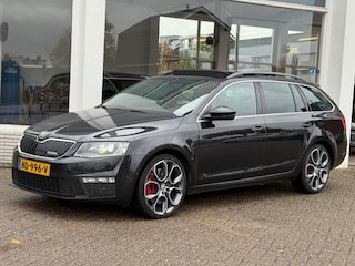 Skoda Octavia Verwacht 2.0 TSI RS 220PK AUT. Navi Pano Half-leer