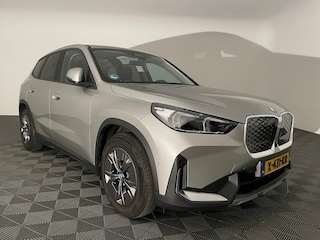 BMW iX1 eDrive20 67 kWh | PANORAMADAK | Full LED ✅ 1e Eigenaar