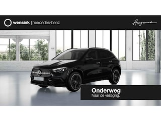 Mercedes-Benz GLA 180 Business Solution AMG | Panoramaschuifdak | Premium Plus | Trekhaak | Nightpakket | Achteruitrijcamera | Stoelverwarming voor |