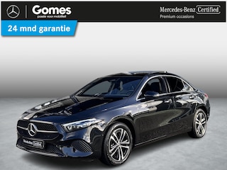 Mercedes-Benz A-klasse 250 e | Panoramadak | Luxury | MULTIBEAM LED Koplampen | Dodehoekassistent | Apple CarPlay | Android Auto | Sierdelen Lindehout Zwart | Privacy Glas Achter |