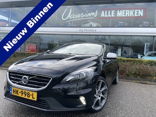 Volvo V40 2.0 D2 R-Design Business Climate control - Cruise control - Park.sensoren achter - Navigatie - Lederen bekleding - Verwarmde voorstoelen - R-design exterieur - Multimedia voorbereiding