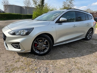 Ford Focus Wagon 1.5 EcoBoost ST Line X Business Let op automaat storing rijd wel zo meenemen.