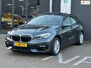BMW 118i High Executive/PANO-DAK/APP-CONNECT/NAVI/NETTE STAAT!!