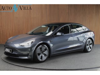 Tesla Model 3 Standard Plus ACC Autopilot Stuurverwarm. PDC Leer Navi Panoramadak 360° Elektr. achterklep Stoelverwarming voor & achter Climate voor & achter LM velgen BTW auto! Nieuw!