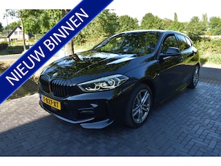BMW 118i High Executive M SPORT NIEUWST!