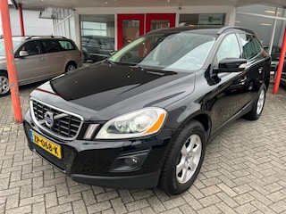 Volvo XC60 2.4 D3 175PK Momentum Trekhaak/xenon/Bluethooth/pdc