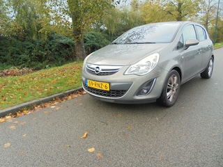 Opel Corsa dealer ondh/stoel en stuur ve 1.4-16V Cosmo