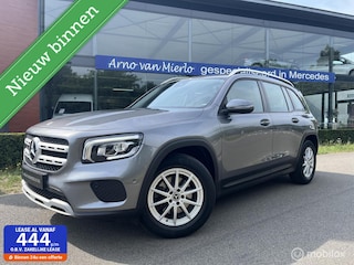 Mercedes-Benz GLB 200 Ledverlichting, stoelverwarming, half leder/stof