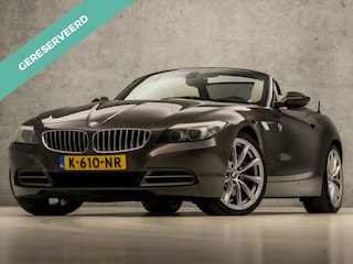 BMW Z4 Roadster sDrive35i 306Pk Automaat (YOUNGTIMER, NAVIGATIE, CLIMATE, 6 CILINDER, XENON, LEDER, STUUR/STOELVERWARMING, SPORTSTOELEN, CRUISE, PARKEERSENSOREN, NIEUWE APK, NIEUWSTAAT)