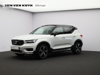 Volvo XC40 T3 Automaat R-Design / Trekhaak / Pan. dak / 360 camera/ Ext. styling / Privacy glass / CarPlay