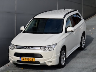 Mitsubishi Outlander 2.0 CVT INTENSE PLUS 7-ZIT CLEARTEC | HOGE ZIT | TREKHAAK 1500KG | NAVIGATIE | 7-ZITPLAATSEN | ALL SEASON BANDEN | SPORTPAKKET | ALL IN RIJKLAARPRIJS