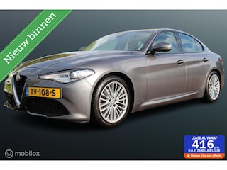 Alfa Romeo Giulia 2.0T Super Veloce Pack, F1 Schakelflippers, Sportstoelen, Leer, Stoel-stuurverwarming, Navi, Pdc voor + achter + camera, Afneembare Trekhaak